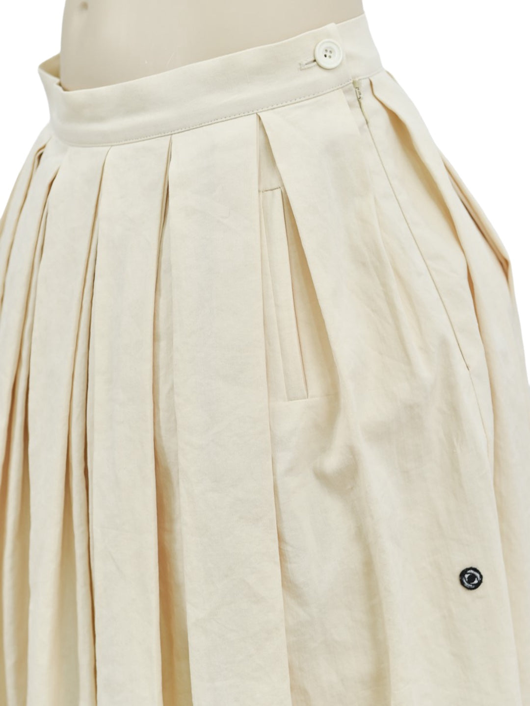 BORN TUCK SKIRT IVORY
