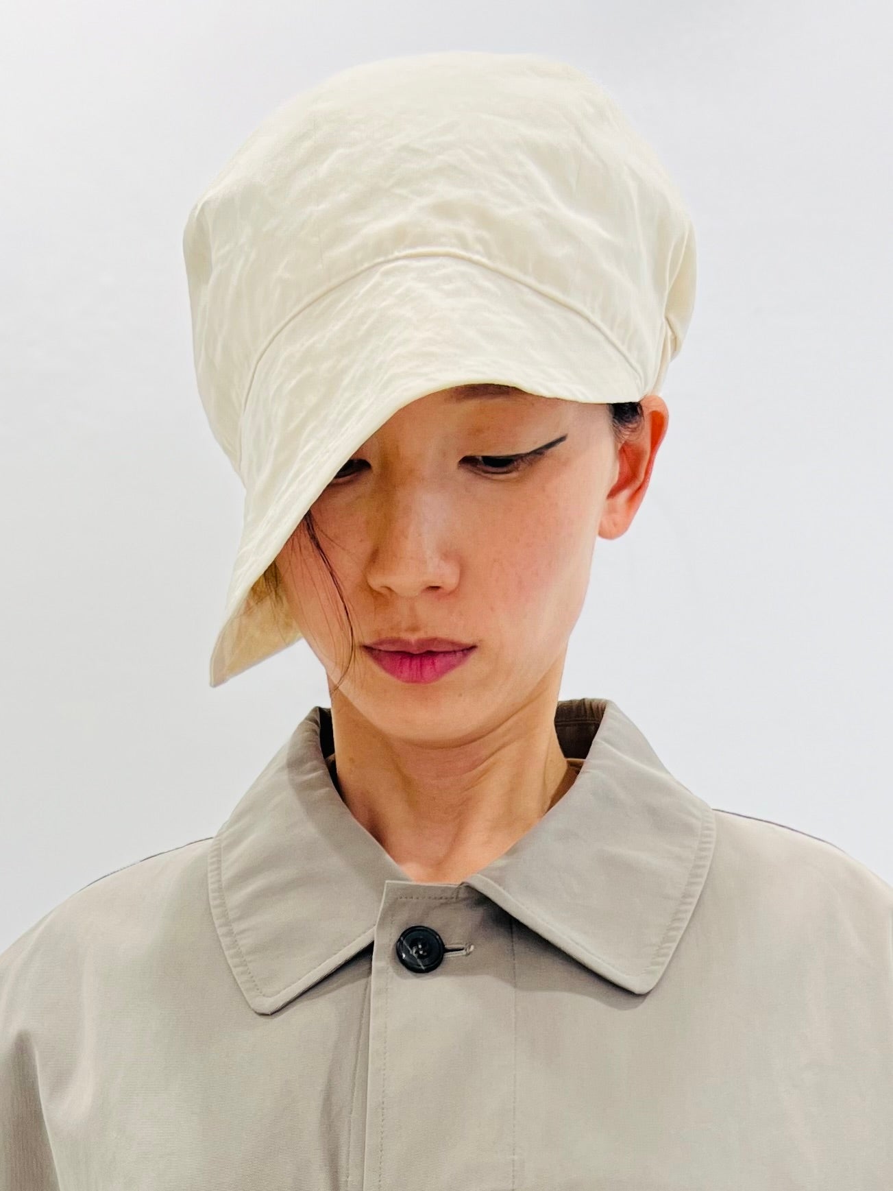 BORN UNBALANCE HAT IVORY