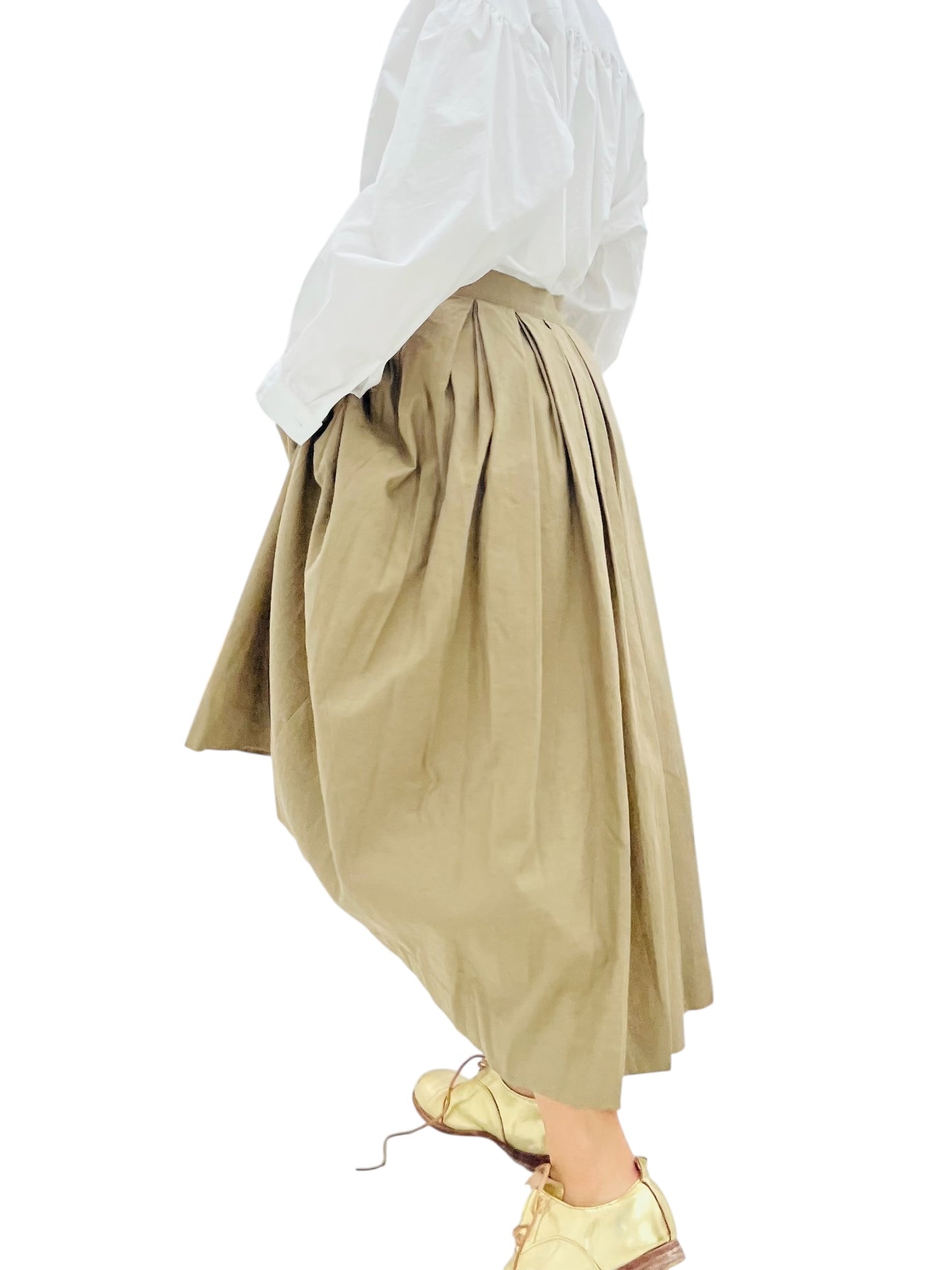 BORN TUCK SKIRT KHAKI