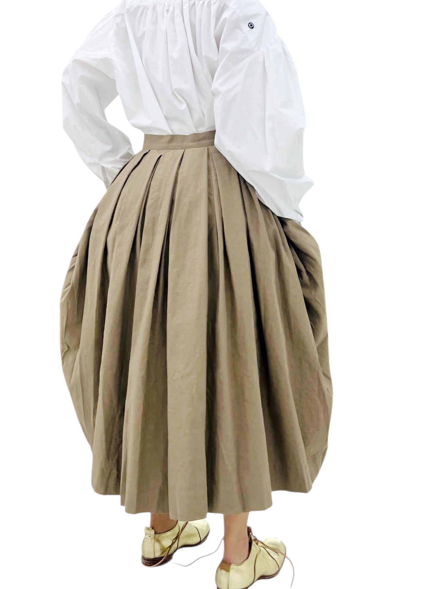 BORN TUCK SKIRT KHAKI