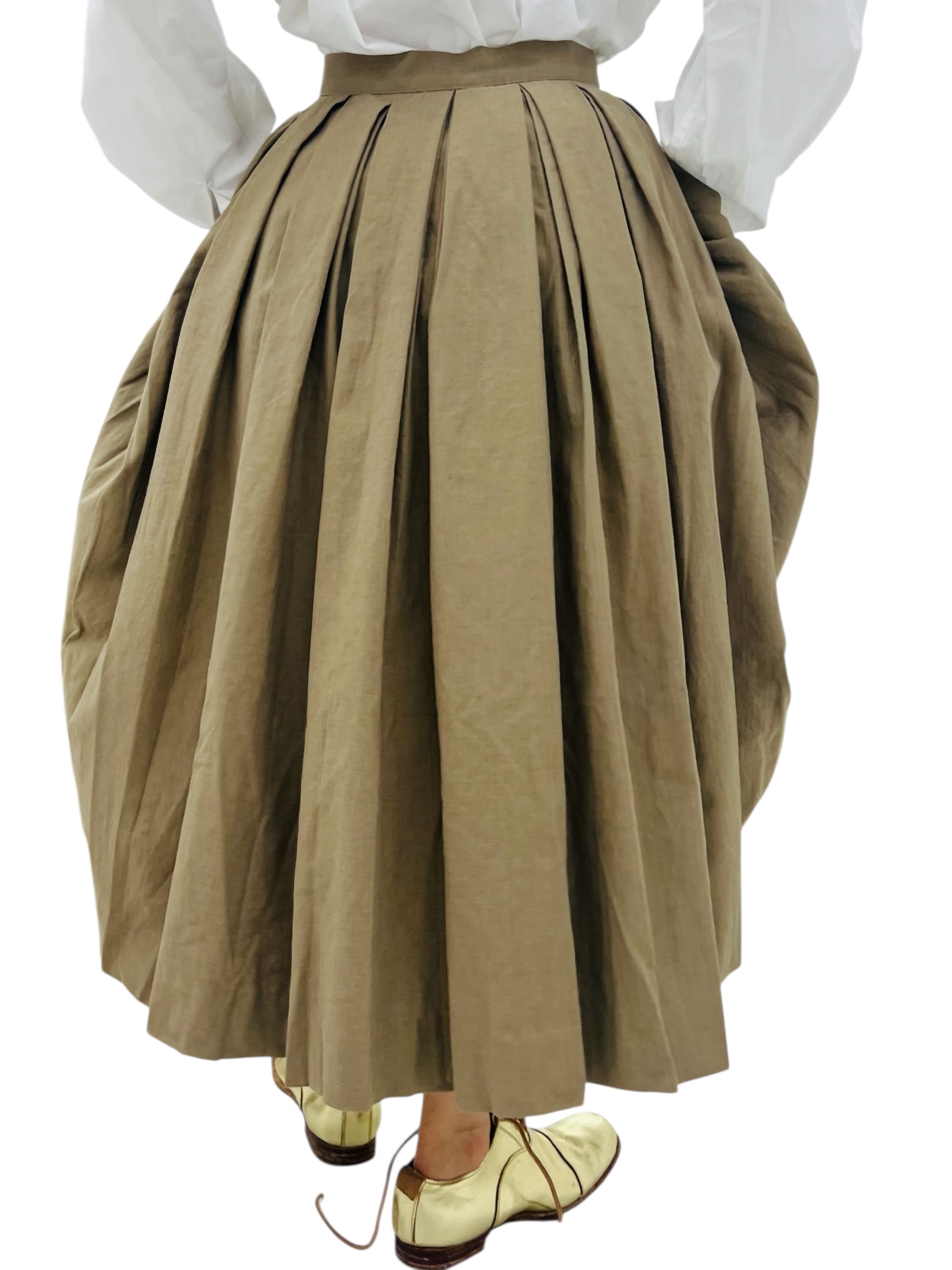Yoli silk tuck skirt シルク100% Yoli silk tuck skirt